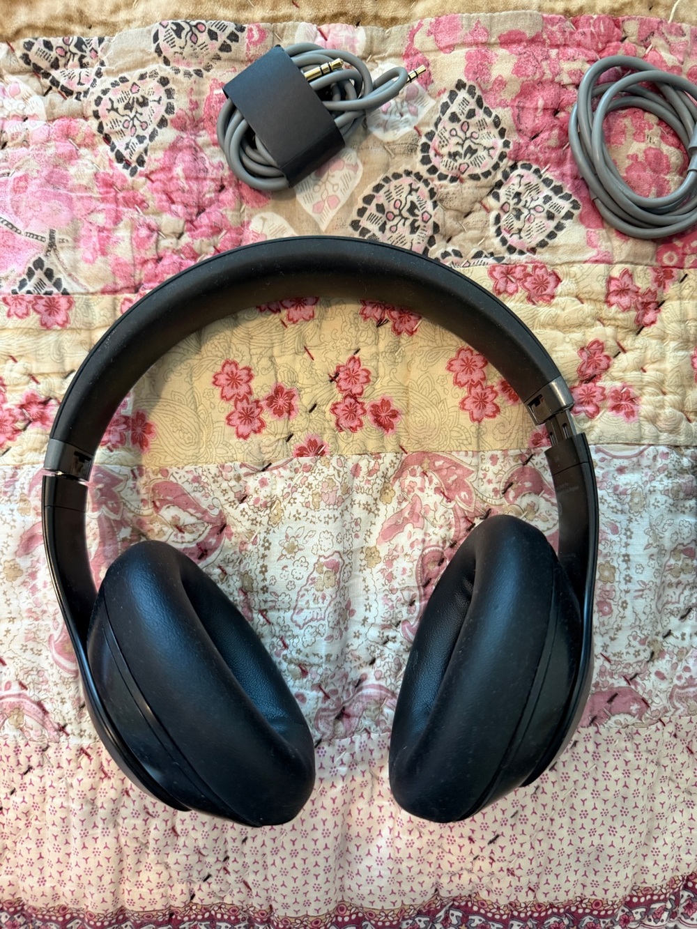 Beats Studio Pro Over-Ear Headphones in Black